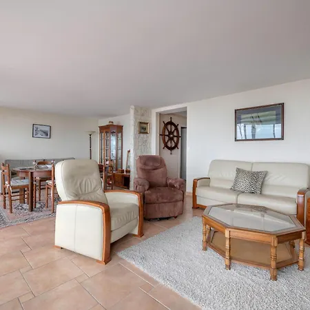 Appartement Face Mer A La Baule, Terrasse, Tout A Pied *